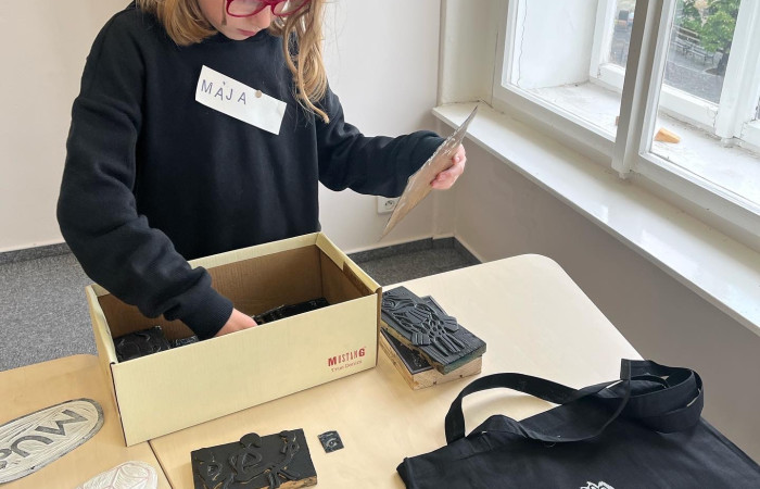 F0B44A7E-90F8-40CD-BE87-DACE9CA9BBA8