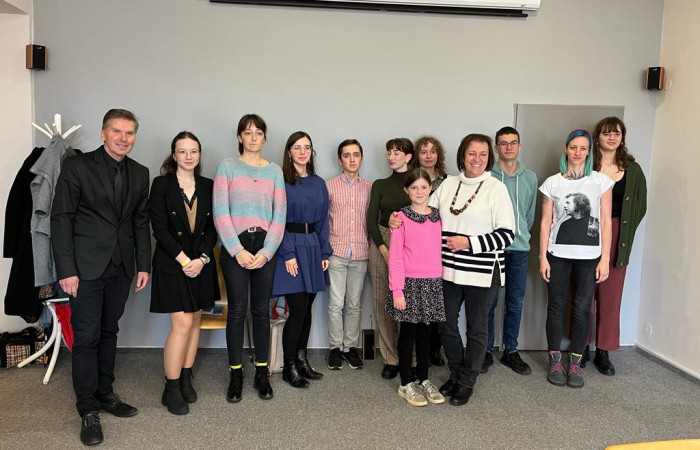 611d800a-1e8c-48d0-a4eb-945221ec9fd2