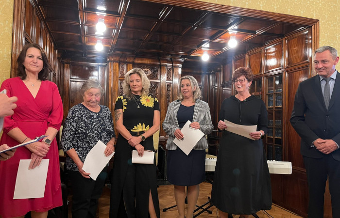 fe6df37d-9761-4447-bb9c-133f6ba29e9d